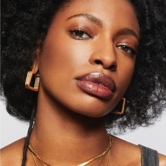 Milk Makeup Bionic Bronzer
hydrating liquid bronzer - Picture 4 of 4